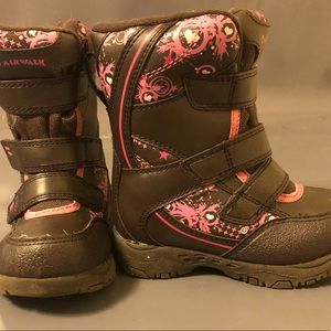 ⛄❄️ Little Girl Snow Boots LIKE NEW 👀